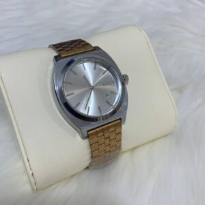 Best Nixon time teller